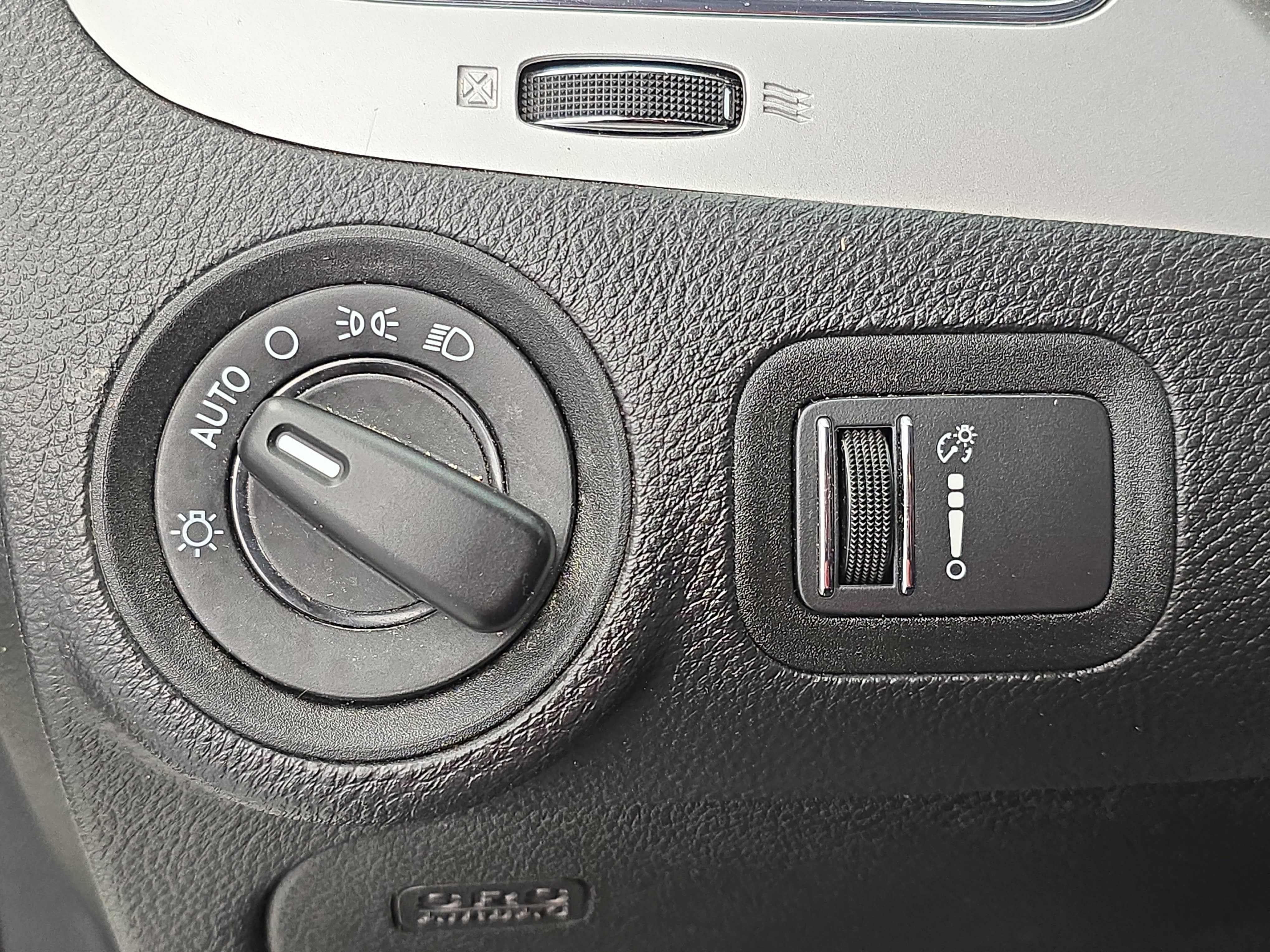 Used 2020 Dodge Journey SE FWD image 24