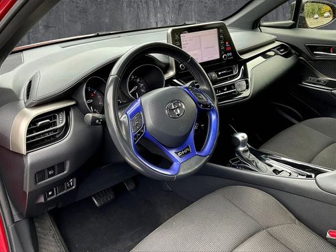 Used 2019 Toyota C-HR XLE image 14