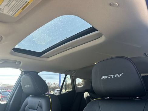 Used 2026 Chevrolet Trax ACTIV w/ Sunroof Package FWD image 21