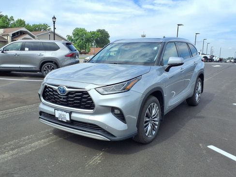 Used 2021 Toyota Highlander Platinum AWD/4WD image 31