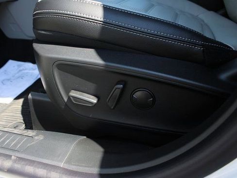 New 2024 Ford Escape SE w/ PHEV Premium Package image 15