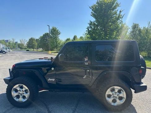Used 2018 Jeep Wrangler Sport AWD/4WD image 3