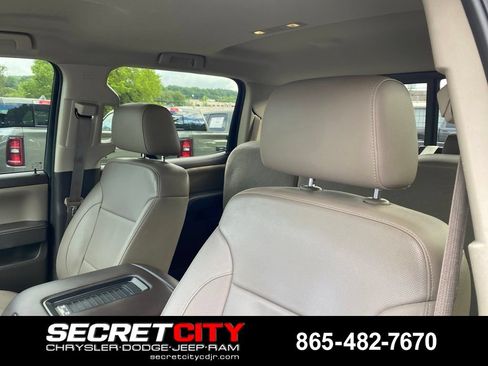 Used 2016 GMC Sierra 1500 SLT w/ Enhanced Driver Alert Package AWD/4WD image 11