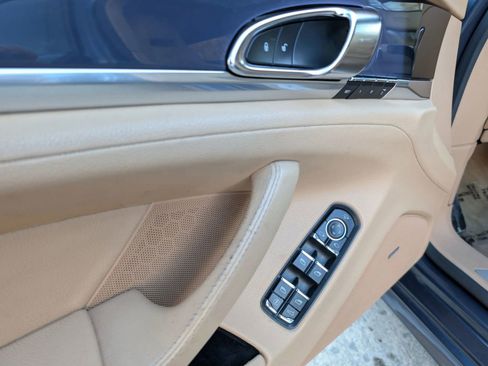 Used 2014 Porsche Panamera 4 image 13