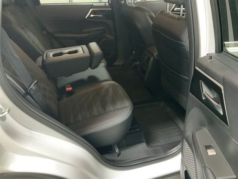 Used 2025 Mitsubishi Outlander 4WD Plug-In Hybrid image 19
