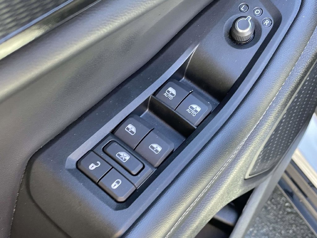 Certified 2024 Jeep Grand Cherokee Altitude RWD image 24