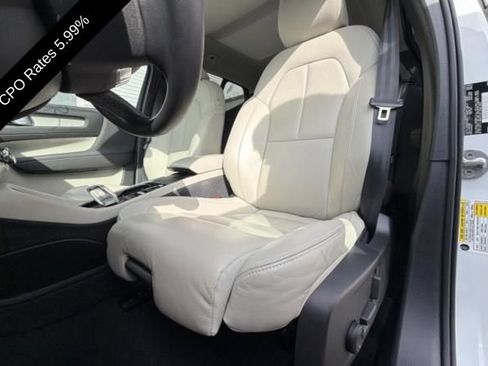Used 2024 Volvo XC40 B5 Ultimate w/ Climate Package AWD/4WD image 3