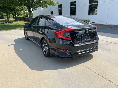 Used 2016 Honda Civic EX image 9
