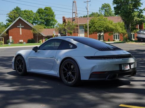 Used 2025 Porsche 911 Carrera T RWD image 12