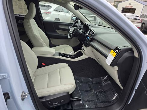 New 2026 Volvo XC40 B5 Plus w/ Protection Package Premier image 11
