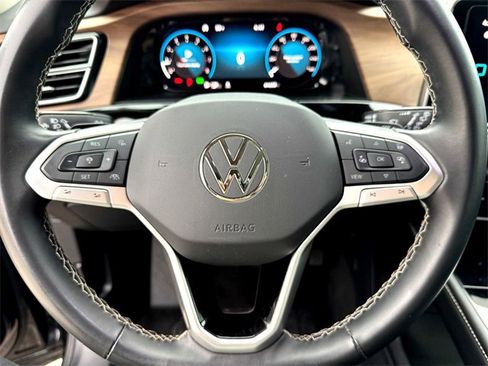 Certified 2024 Volkswagen Atlas SE image 14