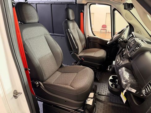 Used 2024 RAM ProMaster 2500 w/ Safety Group FWD image 29