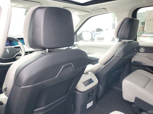 New 2026 Lincoln Navigator Reserve w/ Jet Appearance Package image 28