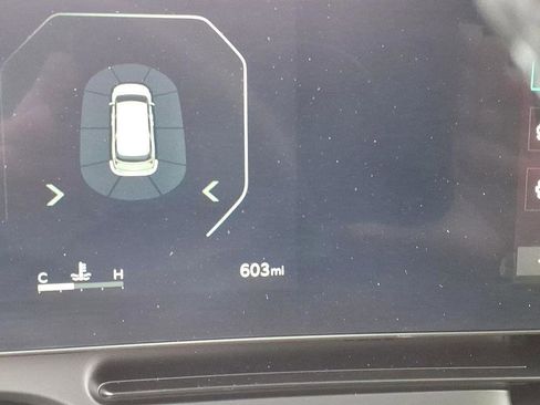 Used 2025 Kia Carnival SX Prestige image 36