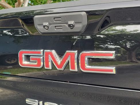 Certified 2022 GMC Sierra 1500 AT4 w/ AT4 Premium Package AWD/4WD image 27
