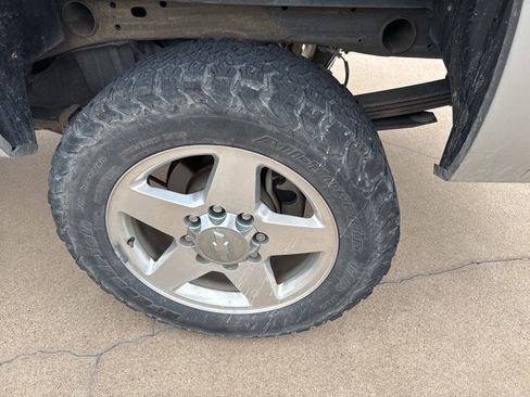 Used 2013 Chevrolet Silverado 2500 LTZ w/ LTZ Plus Package image 10