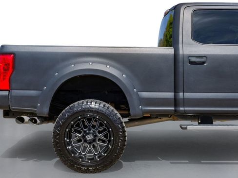 Used 2017 Ford F250 XLT w/ XLT Value Package image 6