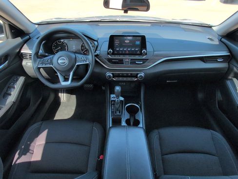 Used 2024 Nissan Altima 2.5 SV FWD image 27