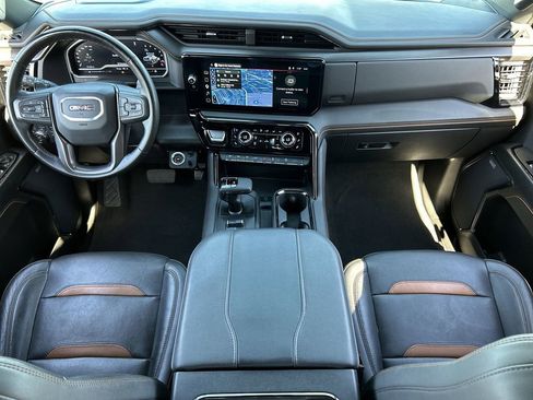 Used 2025 GMC Sierra 1500 AT4 w/ Technology Package AWD/4WD image 20