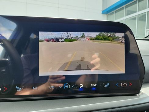 New 2026 Chevrolet Traverse LT FWD image 23