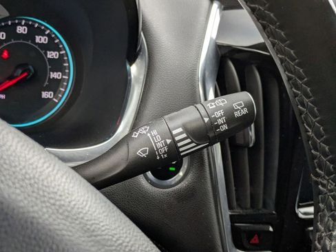 Used 2023 Chevrolet Traverse LT image 20