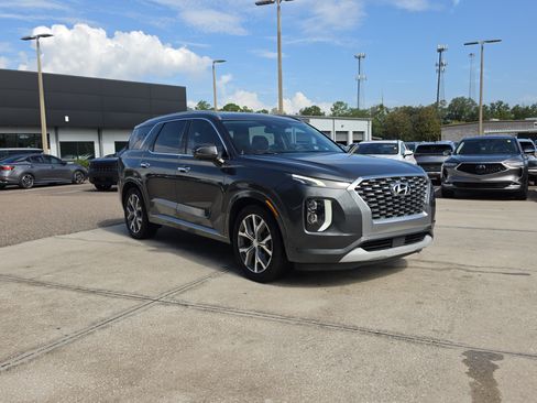 Used 2022 Hyundai Palisade Limited FWD image 2