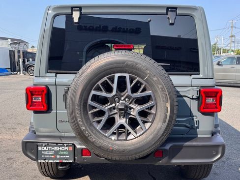 New 2026 Jeep Wrangler Unlimited Sahara w/ Safety Group AWD/4WD image 6