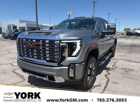 Used 2024 GMC Sierra 2500 Denali w/ Denali Reserve Package AWD/4WD image 1