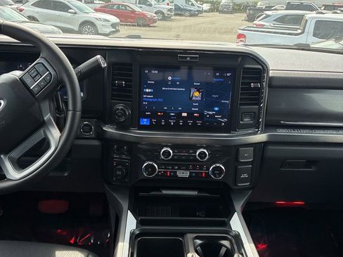 Used 2025 Ford F250 Lariat w/ Lariat Ultimate Package AWD/4WD image 20