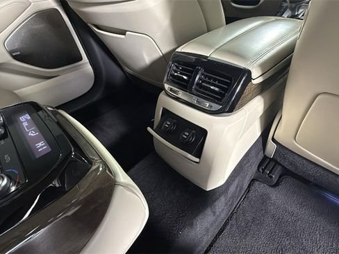 Used 2018 Genesis G90 3.3T Premium image 33