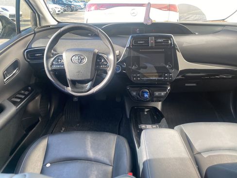 Used 2019 Toyota Prius XLE FWD image 12