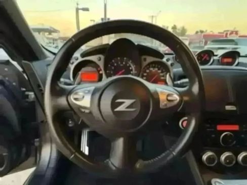 Used 2014 Nissan 370Z Coupe RWD image 28