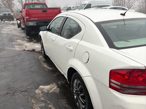Used 2010 Dodge Avenger SXT image 2