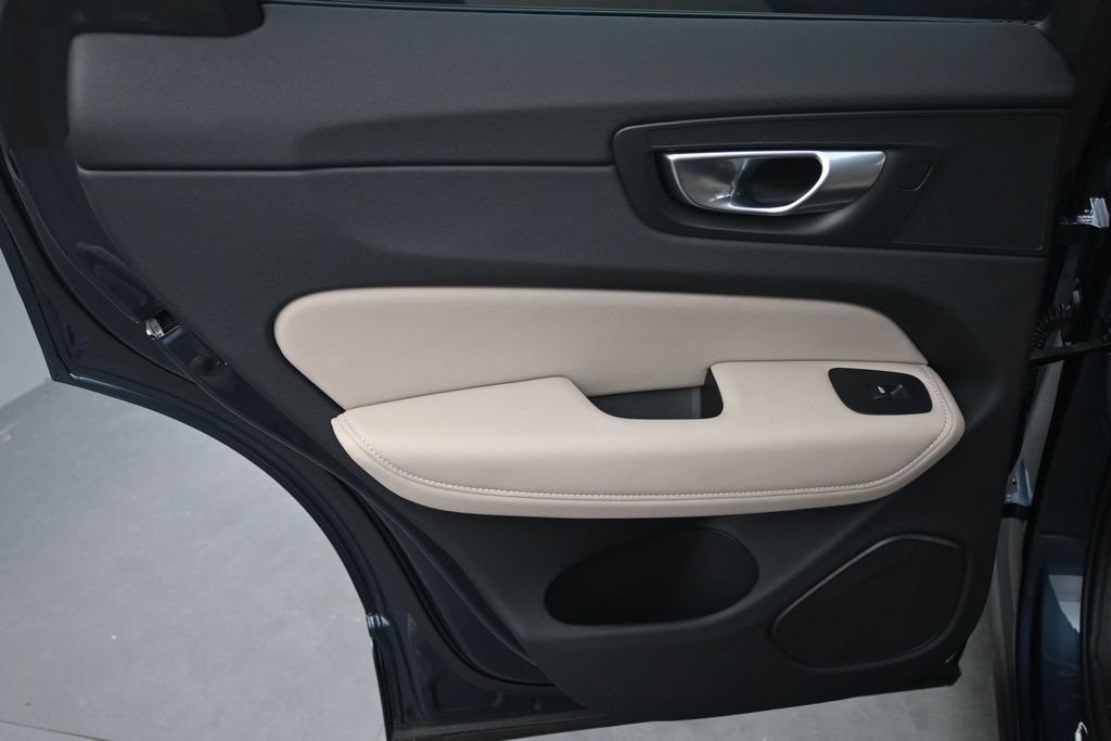 Certified 2026 Volvo XC60 B5 Plus AWD/4WD image 19