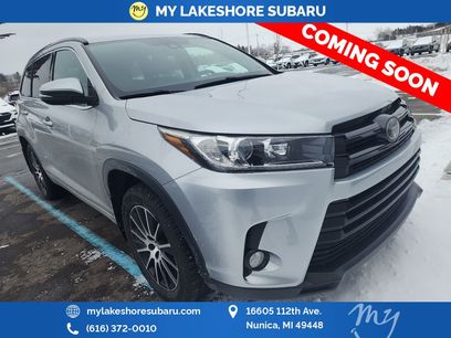 Used 2017 Toyota Highlander SE