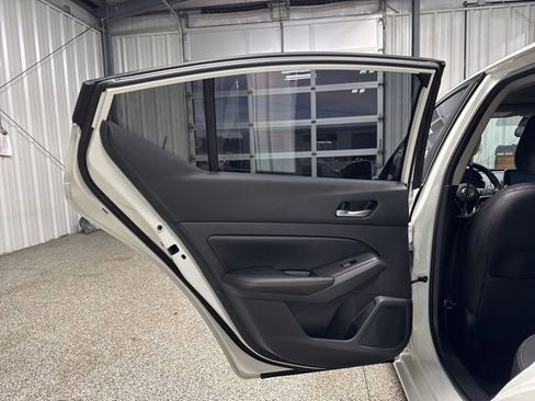 Used 2021 Nissan Altima 2.5 SR w/ SR Premium Package image 15