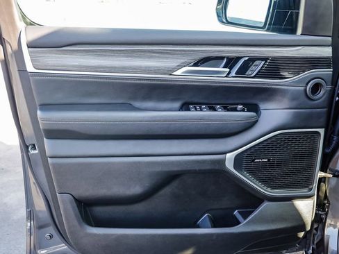 Certified 2024 Jeep Wagoneer Series II image 22