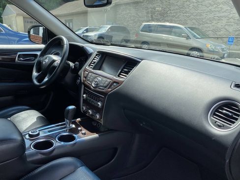 Used 2015 Nissan Pathfinder Platinum w/ Cargo Package FWD image 18