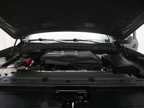Used 2024 Nissan Titan SV w/ SV Convenience Package AWD/4WD image 3