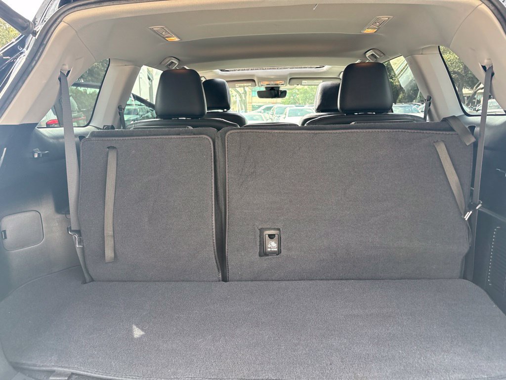 Used 2018 Toyota Highlander SE FWD image 19