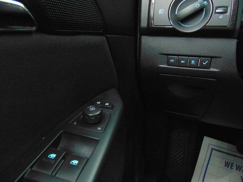 Used 2013 Chevrolet Captiva Sport LT image 10