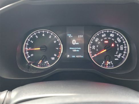 Used 2020 Toyota RAV4 LE image 20