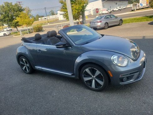 Used 2013 Volkswagen Beetle 2.0T FWD image 2