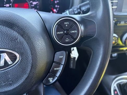 Used 2016 Kia Soul + FWD image 23
