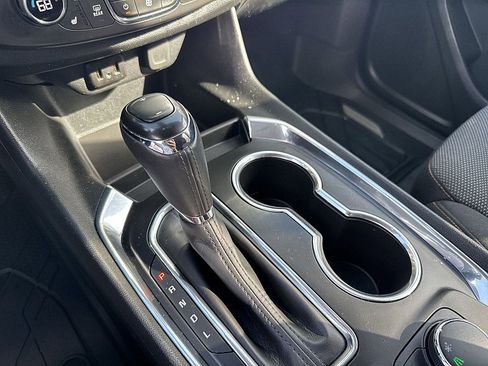Certified 2020 Chevrolet Traverse LT image 14