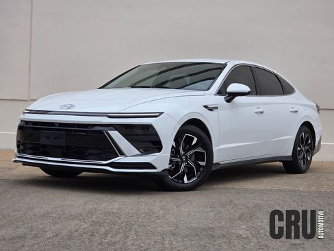 Used 2025 Hyundai Sonata SEL FWD image 1