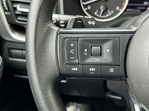 Used 2024 Nissan Rogue SV FWD image 26