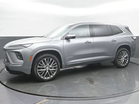 Used 2025 Buick Enclave Avenir w/ LPO, Floor Liner Package AWD/4WD image 2