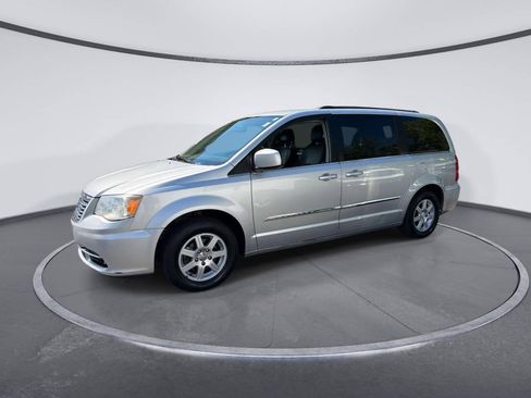 Used 2012 Chrysler Town & Country Touring w/ Entertainment Group #1 FWD image 1