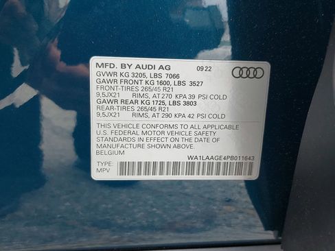 Used 2023 Audi e-tron Premium Plus w/ Premium Plus Package AWD/4WD image 11